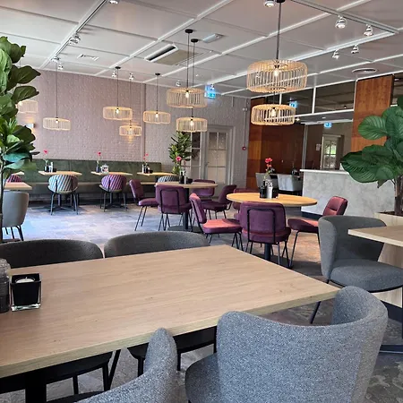 Fletcher Restaurant Victoria-hoenderloo Hotel 4*