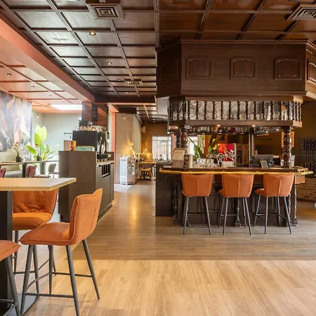 Отель Fletcher Restaurant Victoria-hoenderloo Хундерло