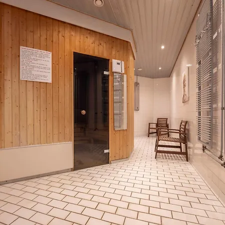 Fletcher Restaurant Victoria-hoenderloo ホテル 4*