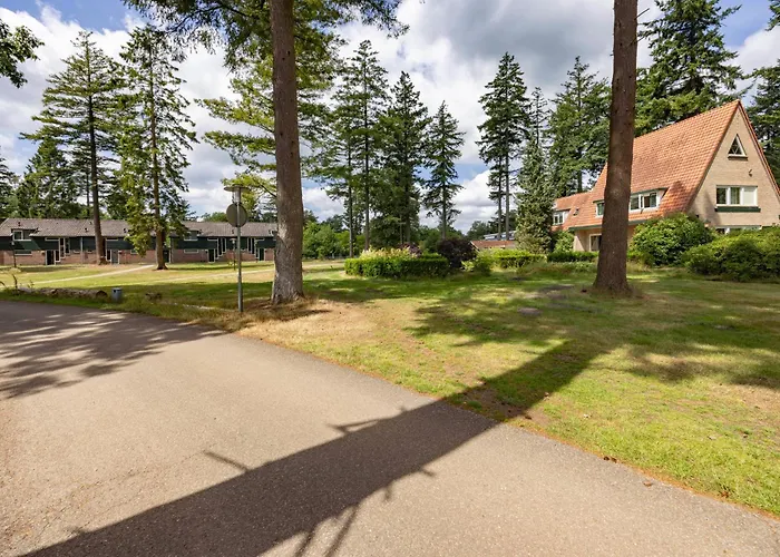 Отель Fletcher Restaurant Victoria-hoenderloo Хундерло